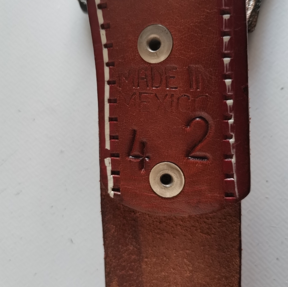 Vintage Bowhunting Bucklet Belt - Picture 5 of 7